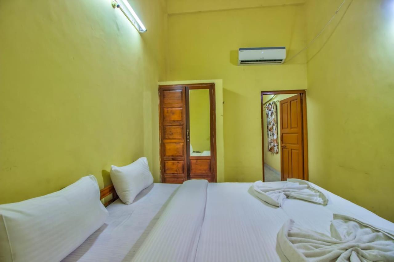 Advik Apartments Marmagao ภายนอก รูปภาพ